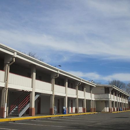 Red Carpet Inn - New Brunswick Exterior foto